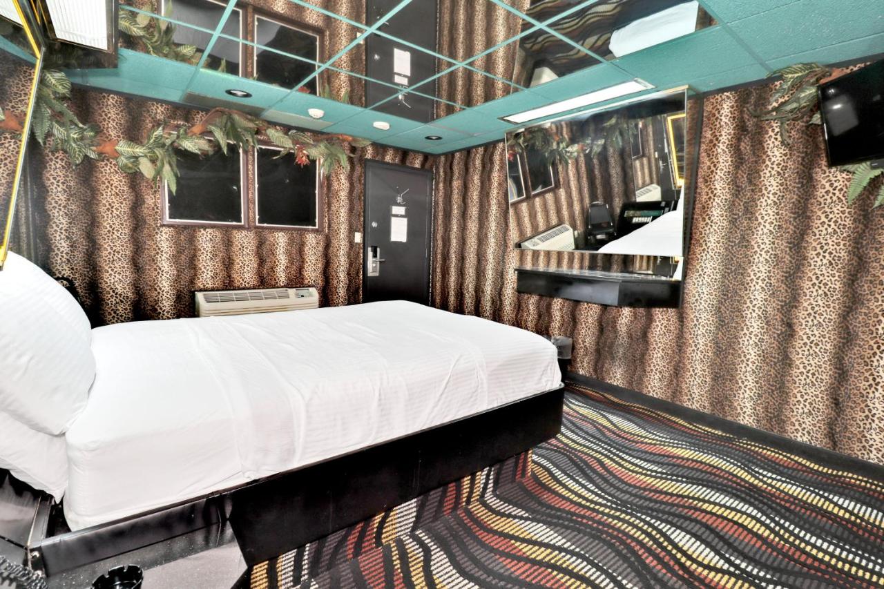 HOLLYWOOD MOTEL — photo 24