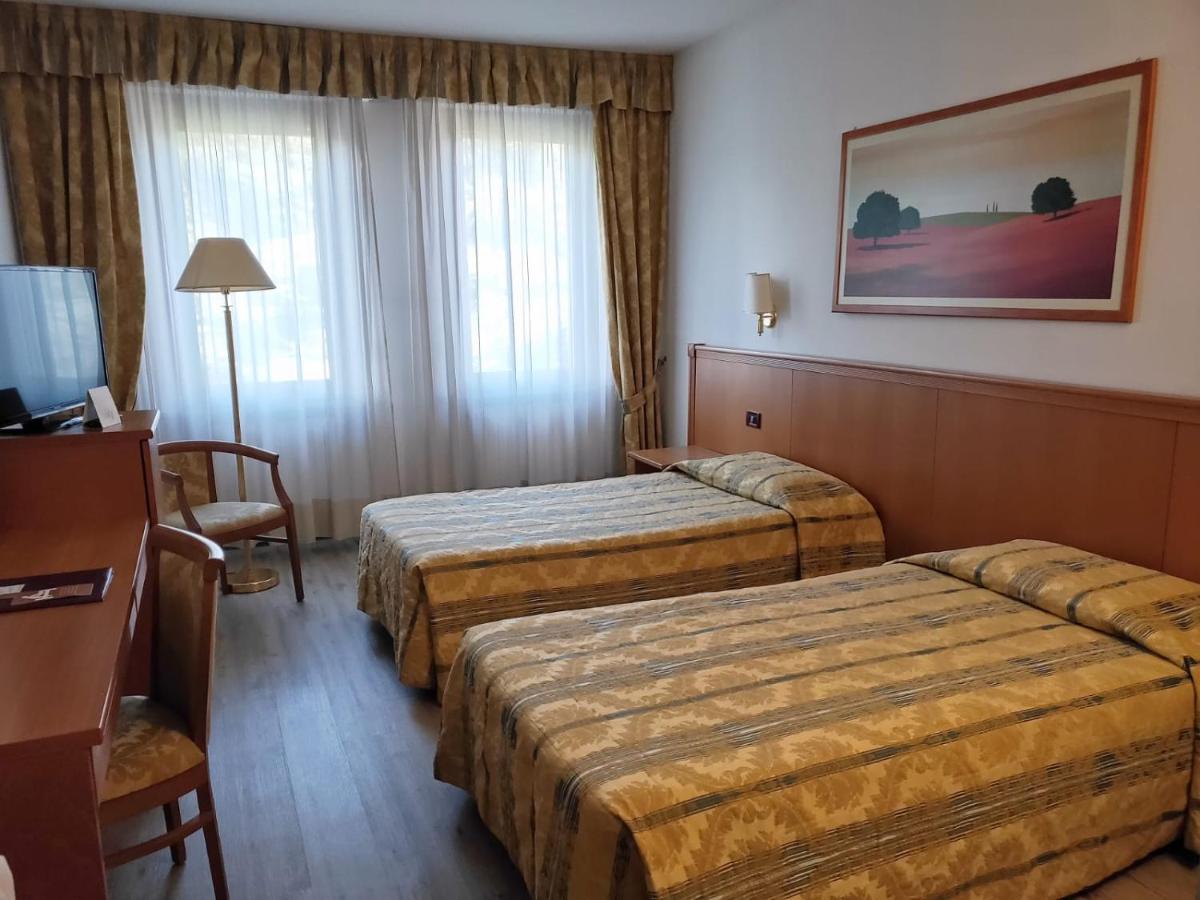 Hotel Galant photo