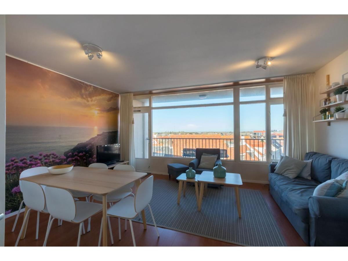 Attractive apartment in the center and at the bottom of the Zoutelande dunes photo