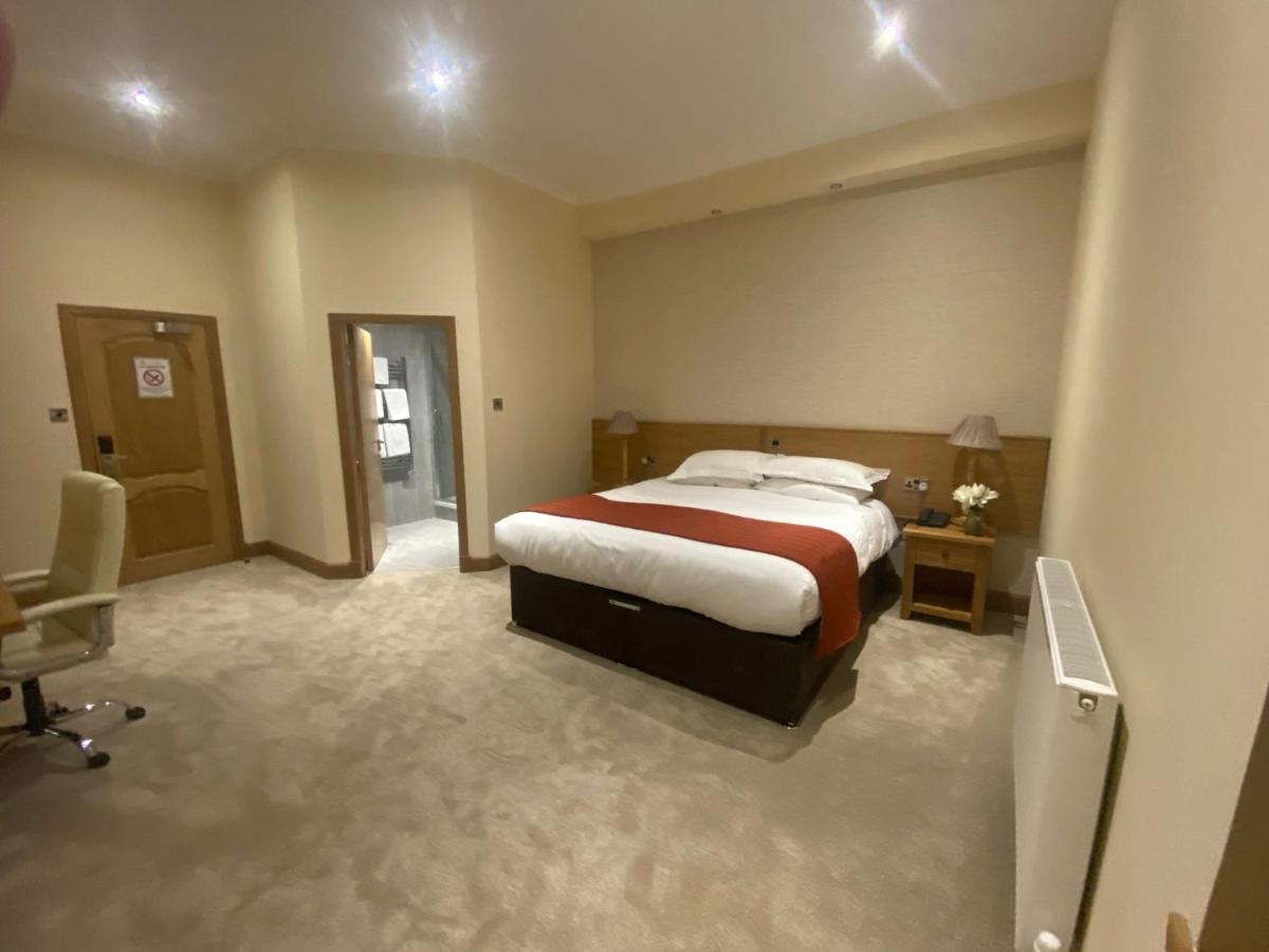 The City Hotel in Edinburgh - Bridge the gap between comfort and the city at The City Hotel.
