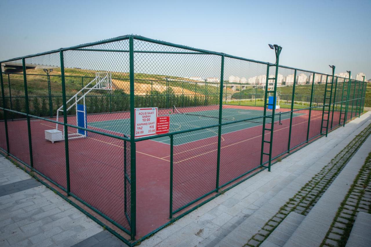 Tennis court: Grand Residence by NewInn