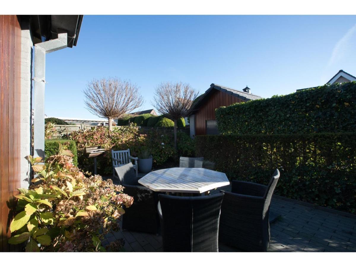 Attractive apartment close to the center within walking distance of the beach photo