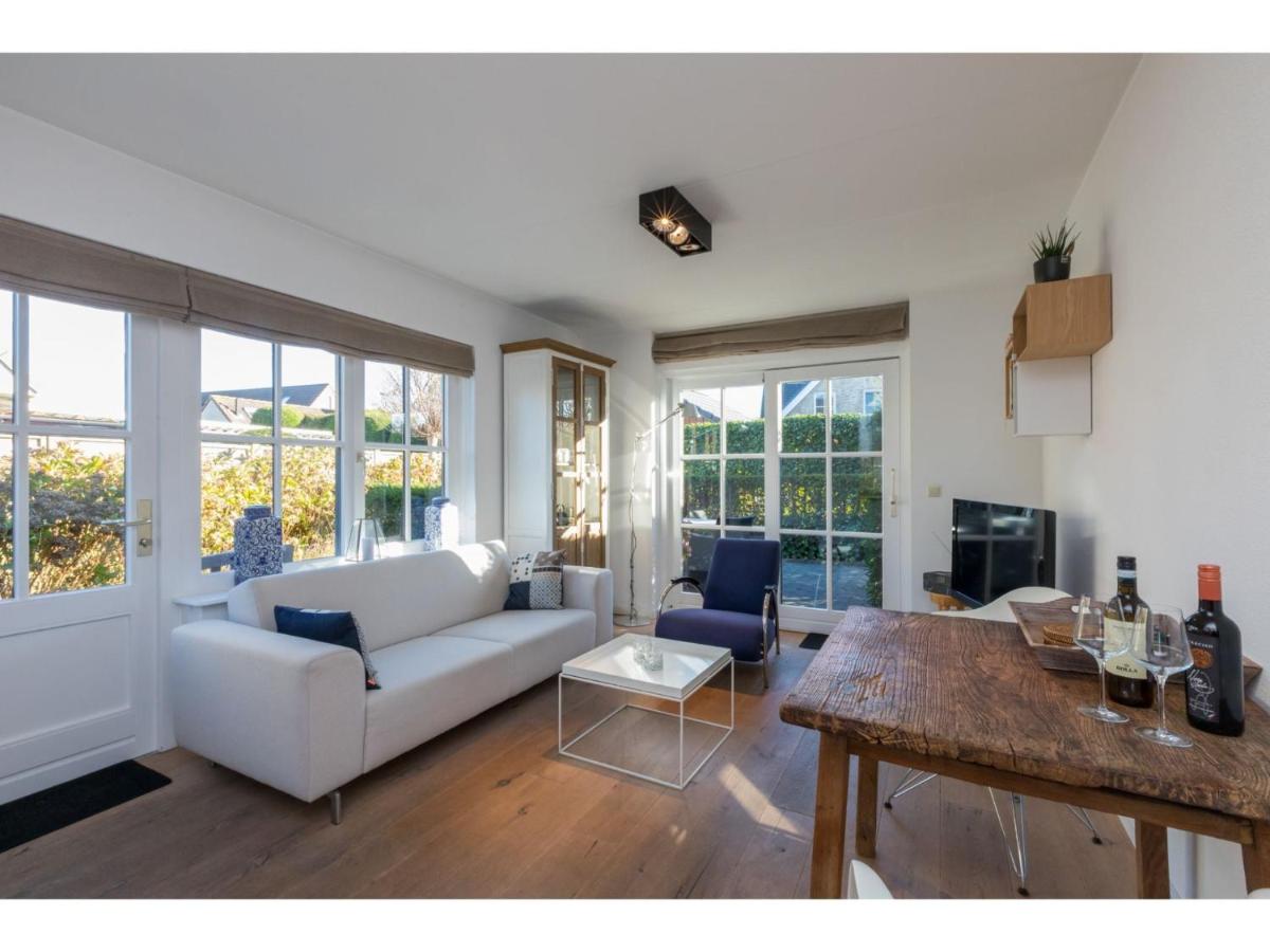 Attractive apartment close to the center within walking distance of the beach photo