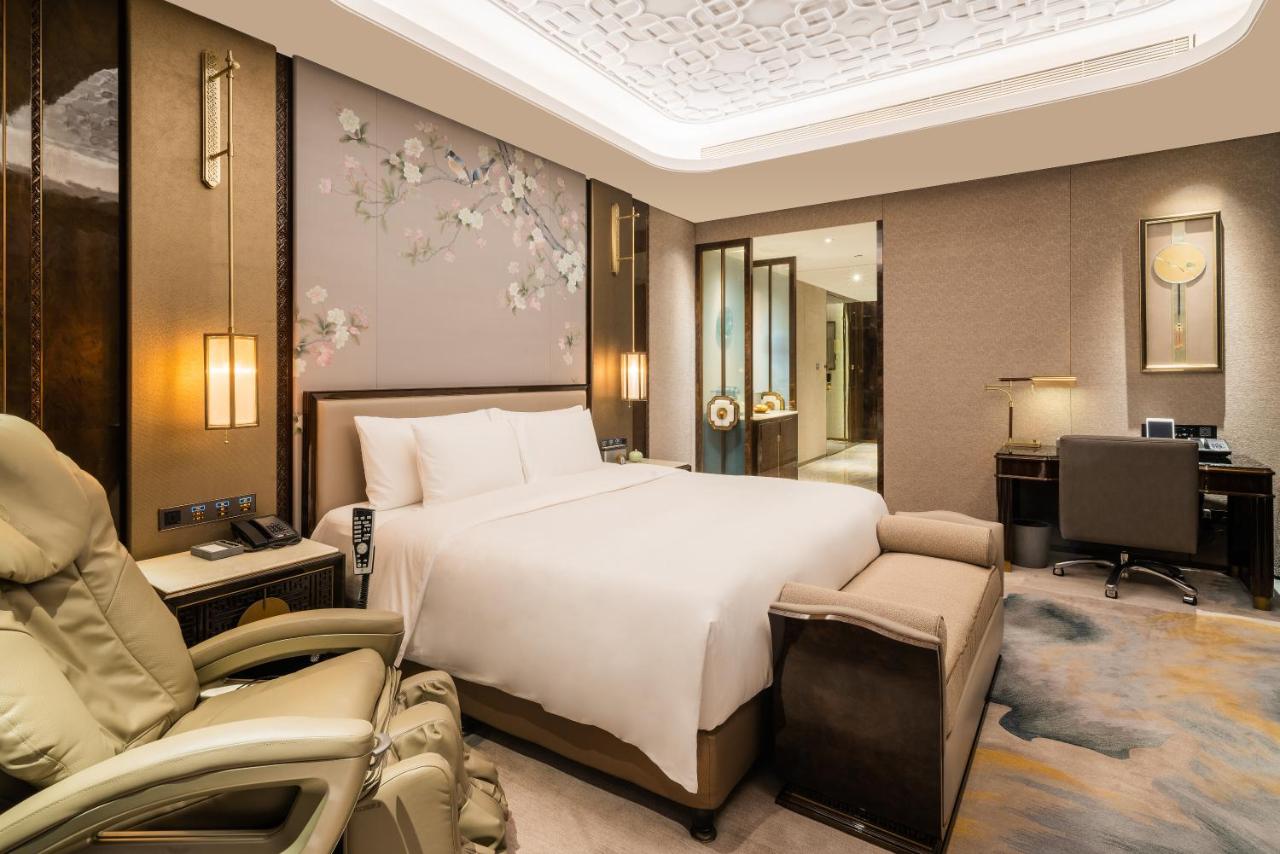Wanda Reign Chengdu photo