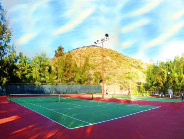 Tennis court: Real del Mar Golf Resort