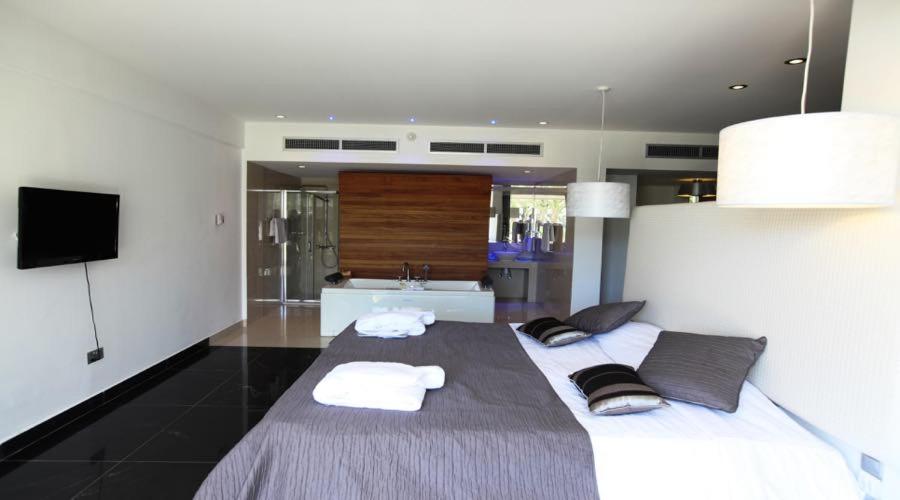 Dome Beach Marina Hotel & Resort photo