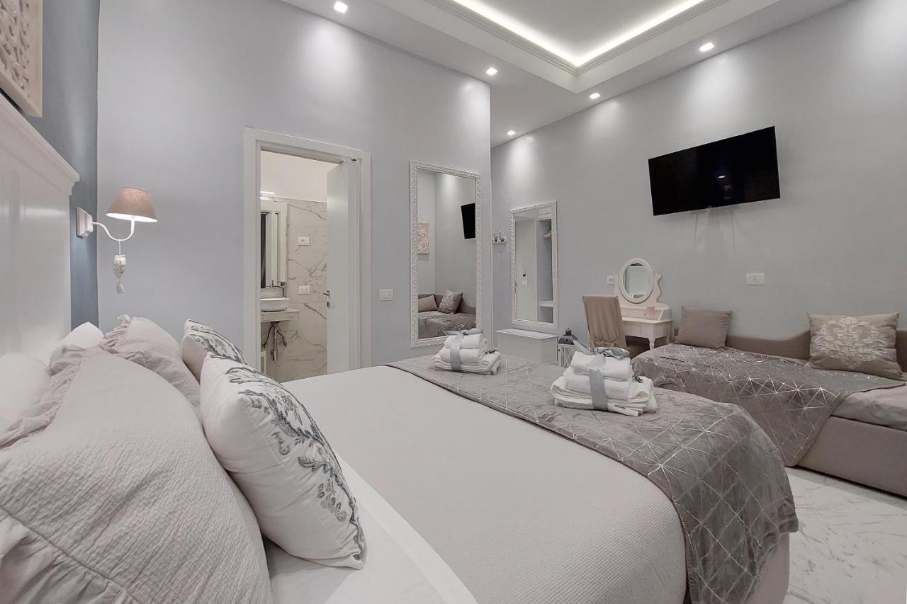 Roman Holiday Colosseo - 5