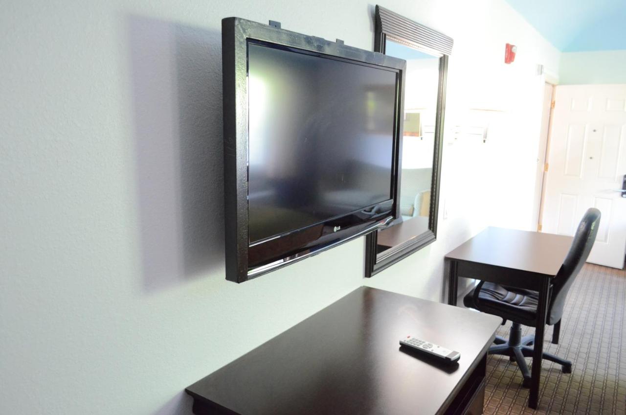 Sterling Inn & Suites — photo 6