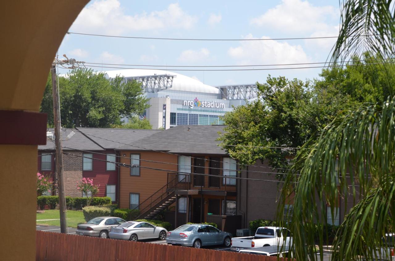 Sterling Inn & Suites — photo 13