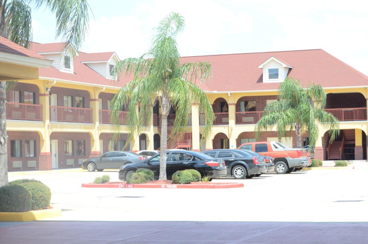 Sterling Inn & Suites — photo 12