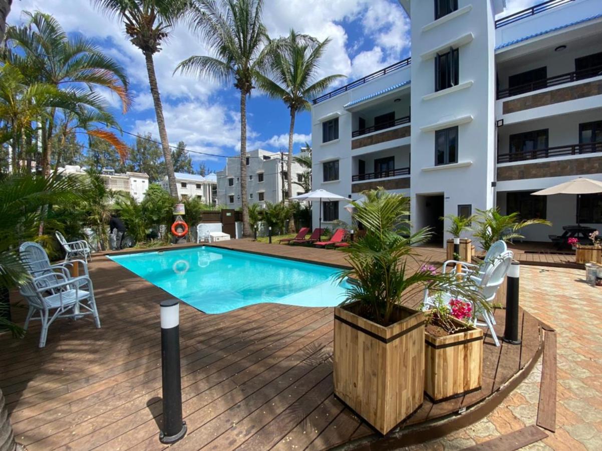 Les Cerisiers The Cherry Trees