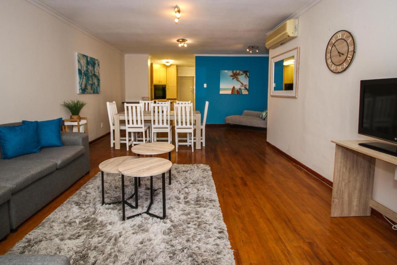 Holiday Home in Sea Point, Fresnaye - 5