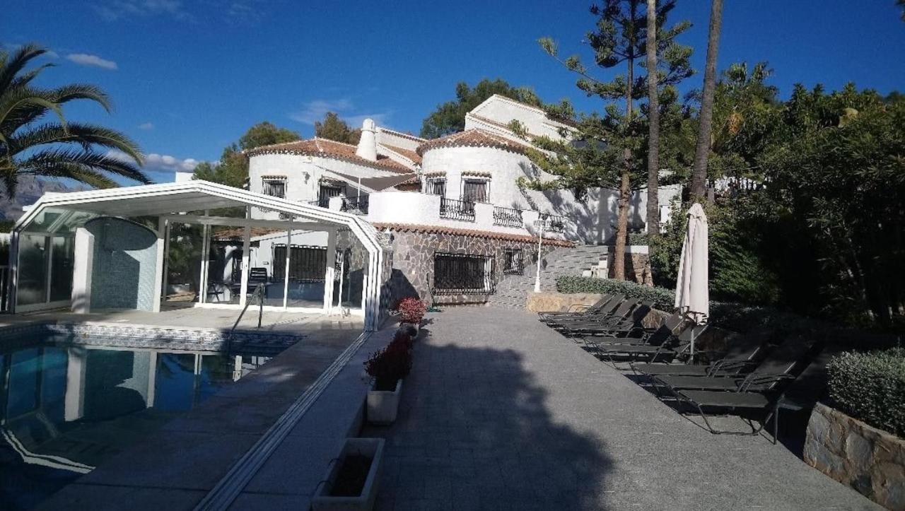 Beautiful villa for large groups, LAlfàs del Pi ...