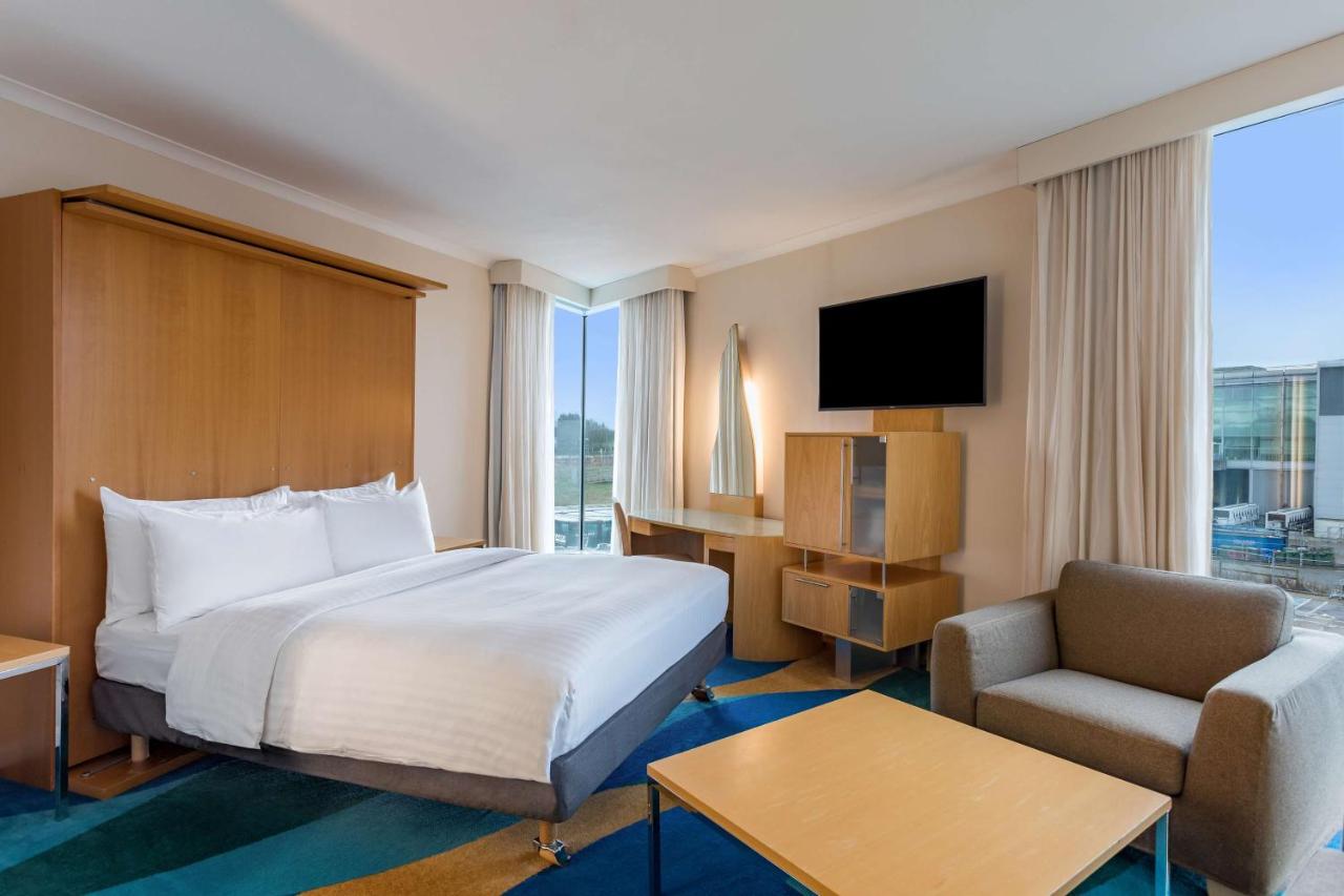 Radisson BLU Hotel London Stansted Airport Deals & Reviews, Stansted Radisson BLU Hotel London Stansted Airport Deals & Reviews, Stansted