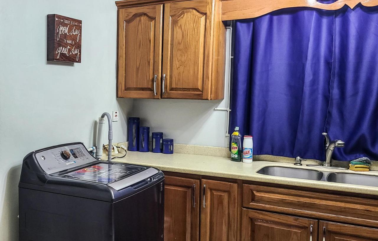 Cheerful 2 - Bedroom Townhouse with free parking in New Kingston - 3