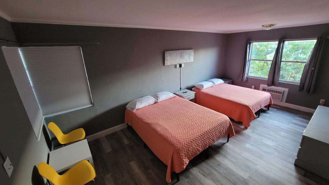 Relax Inn-Fort Pierce — photo 11
