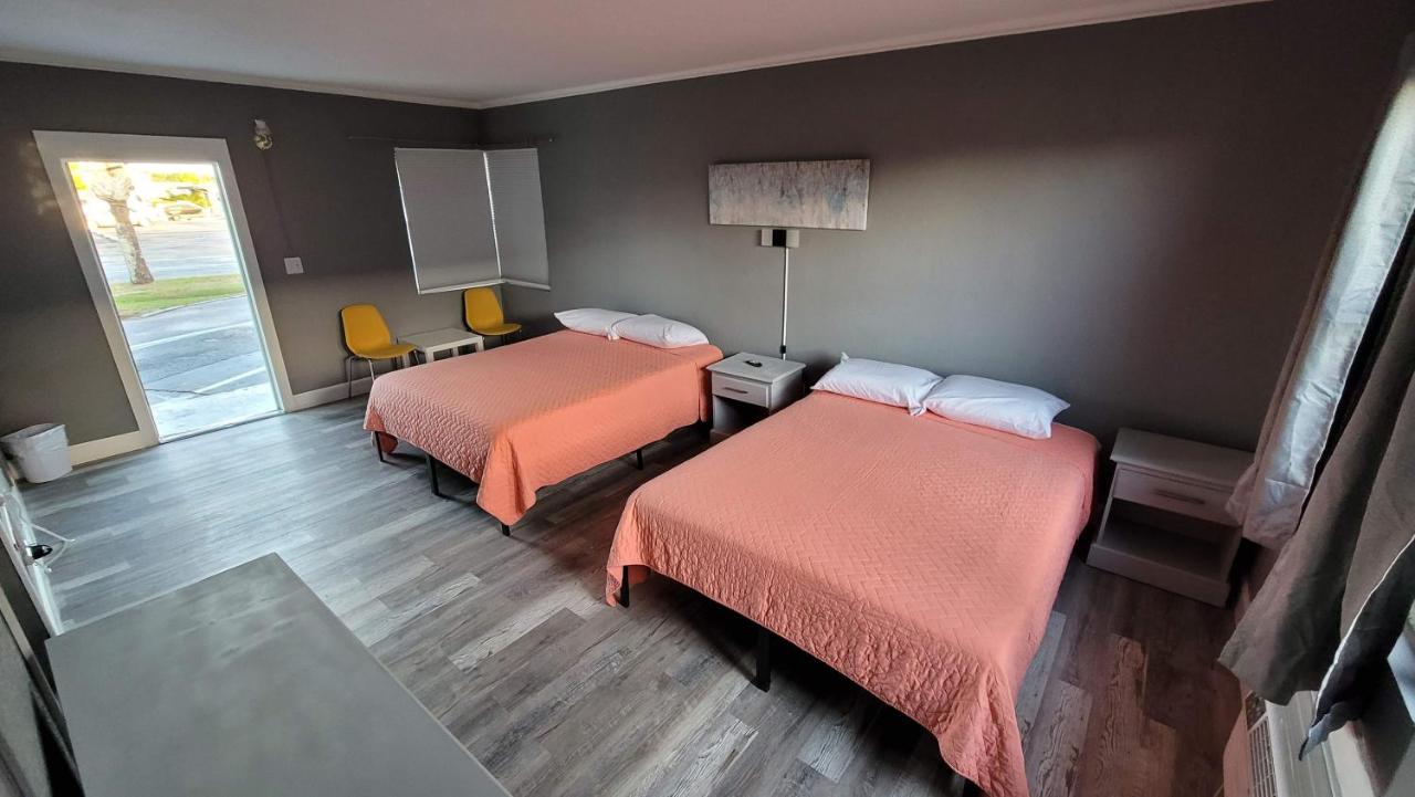 Relax Inn-Fort Pierce — photo 12