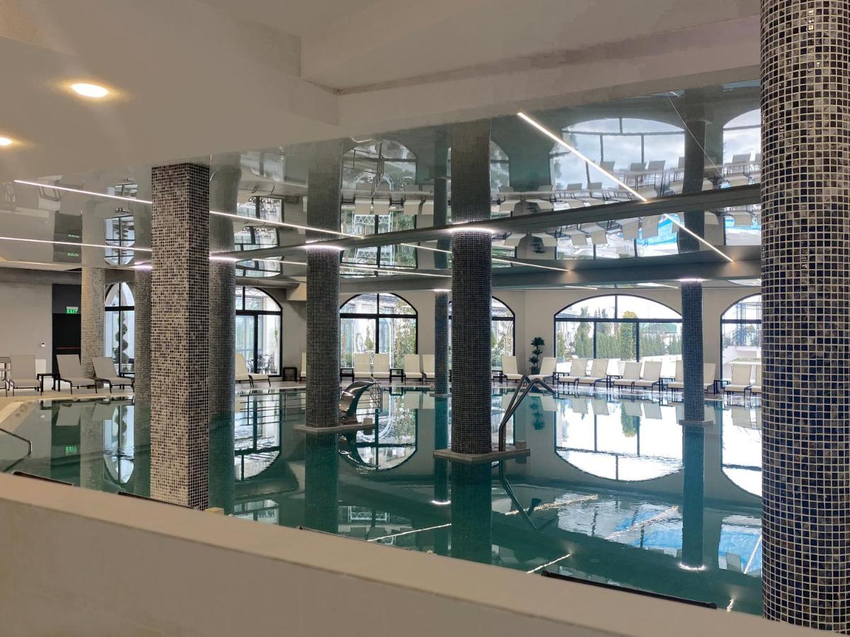 Heated swimming pool: Casa di Fiore SPA and Medical Hotel & Private Beach
