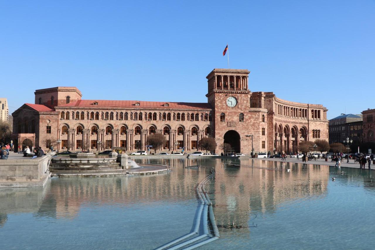 Holiday Inn Yerevan - Republic Square, an IHG Hotel photo