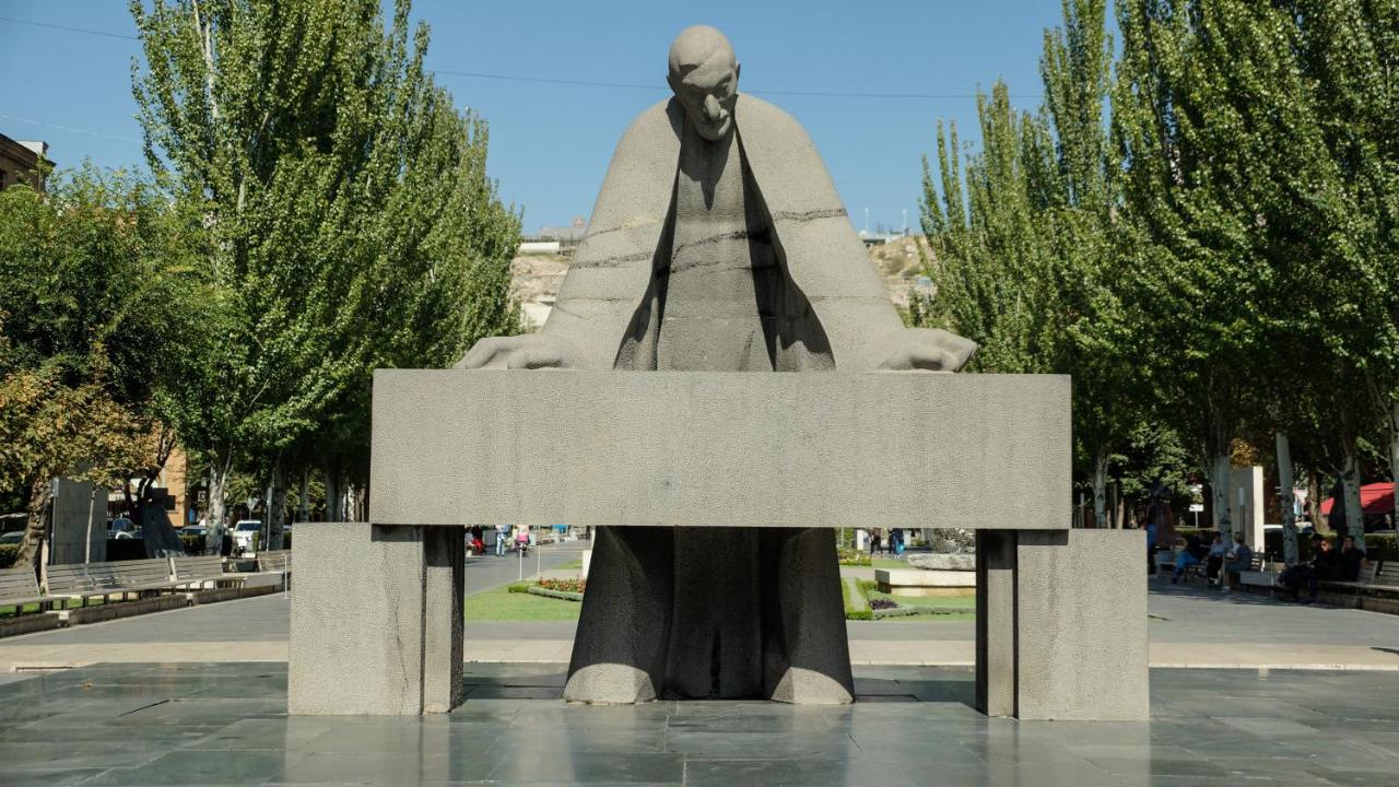 Holiday Inn Yerevan - Republic Square, an IHG Hotel photo