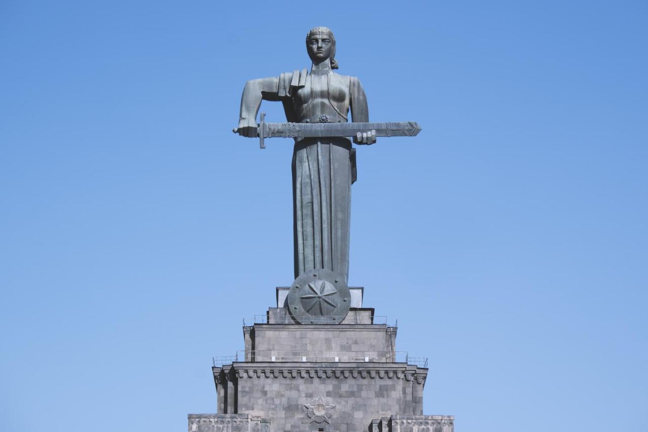 Holiday Inn Yerevan - Republic Square, an IHG Hotel photo