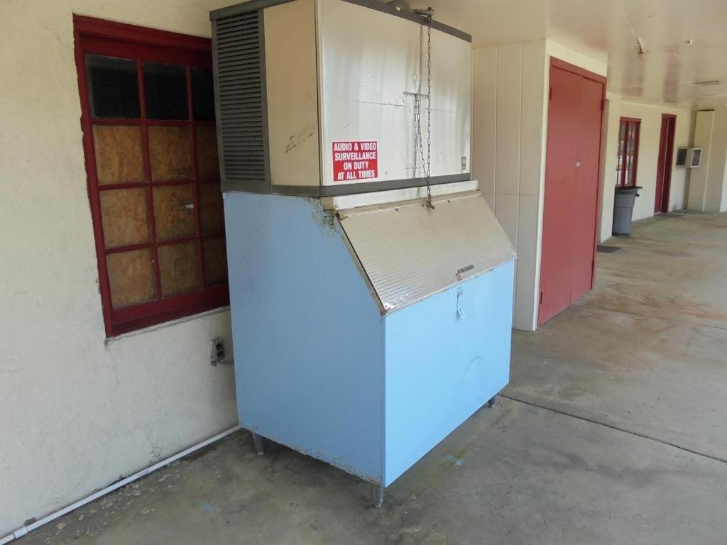 Pine Lodge Motel & Rentals — photo 18