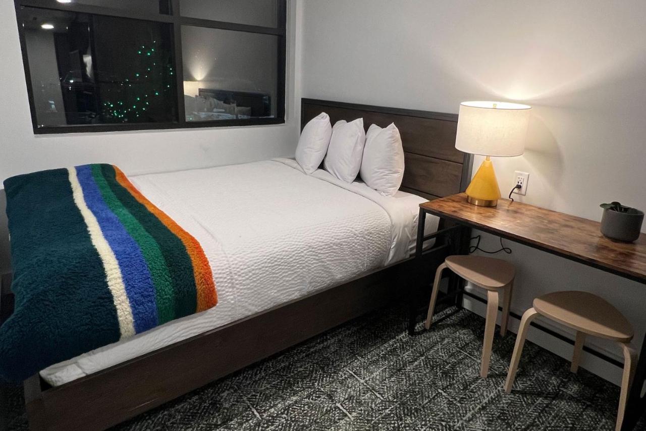 The Block Hotel & Commons — photo 16