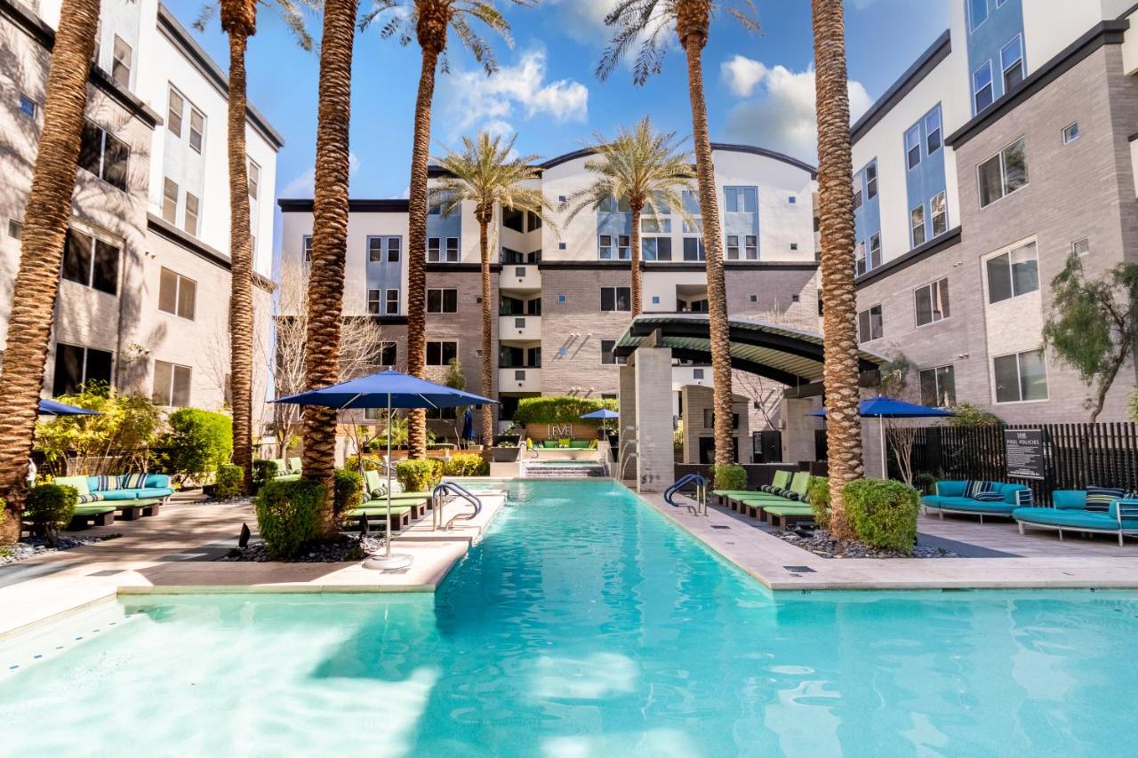 REMODEL-Skyline View+Heated Pool+King Beds+Parking - L3012