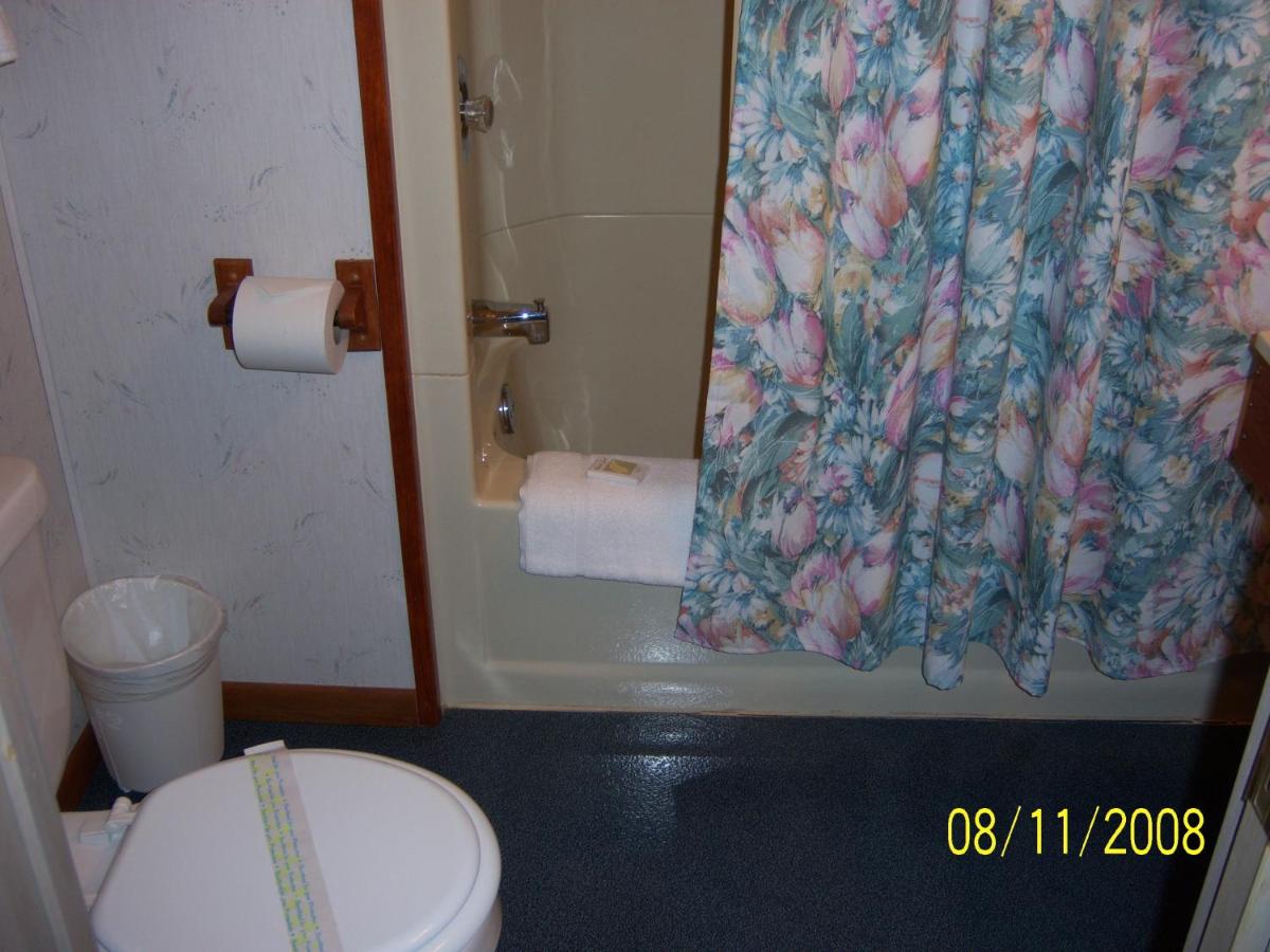Travelers Inn — photo 14