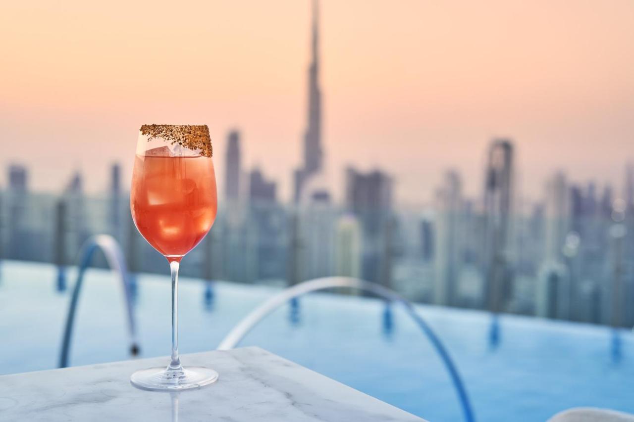 Rooftop swimming pool: SLS Dubai Hotel & Residences