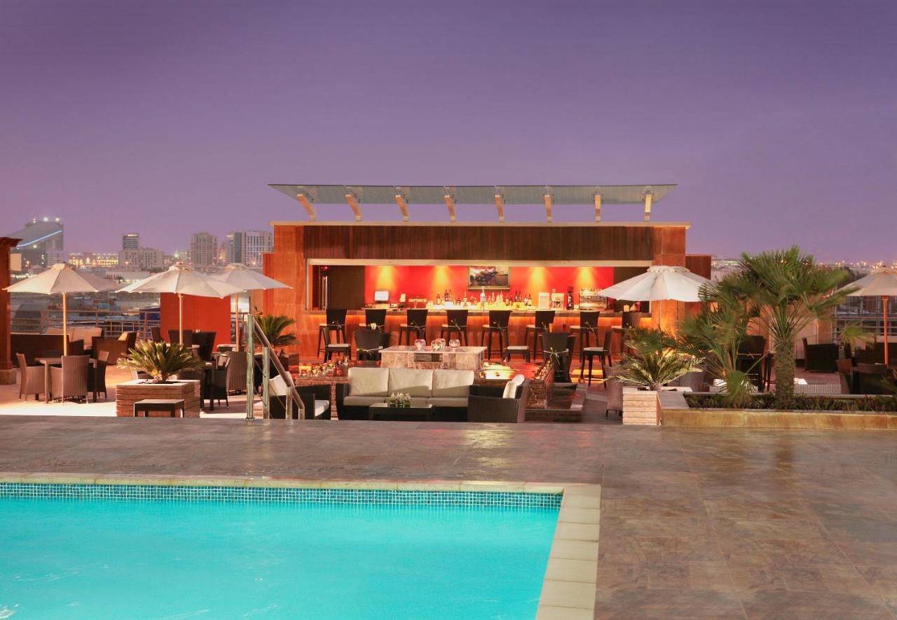Rooftop swimming pool: Media Rotana Dubai