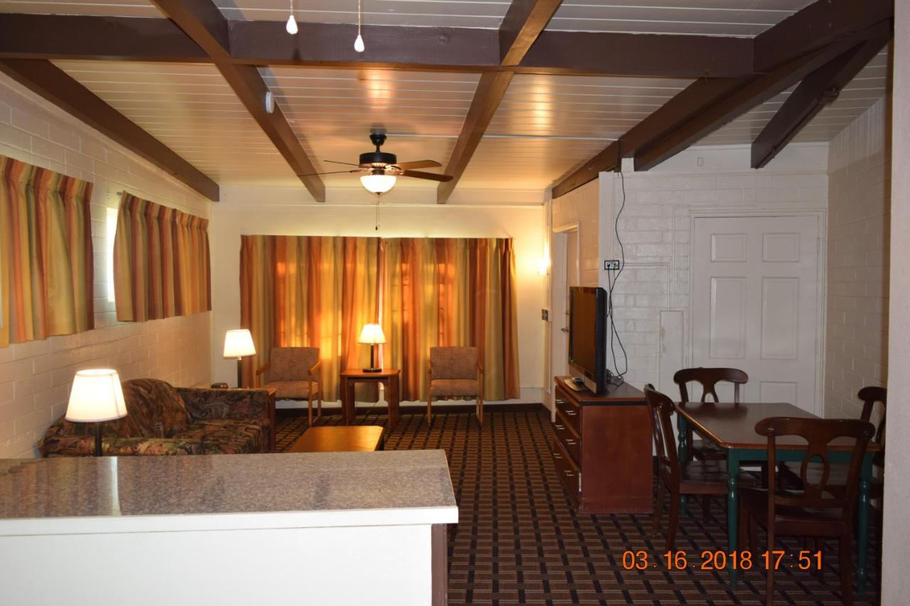 Stanlunds Inn and Suites — photo 7