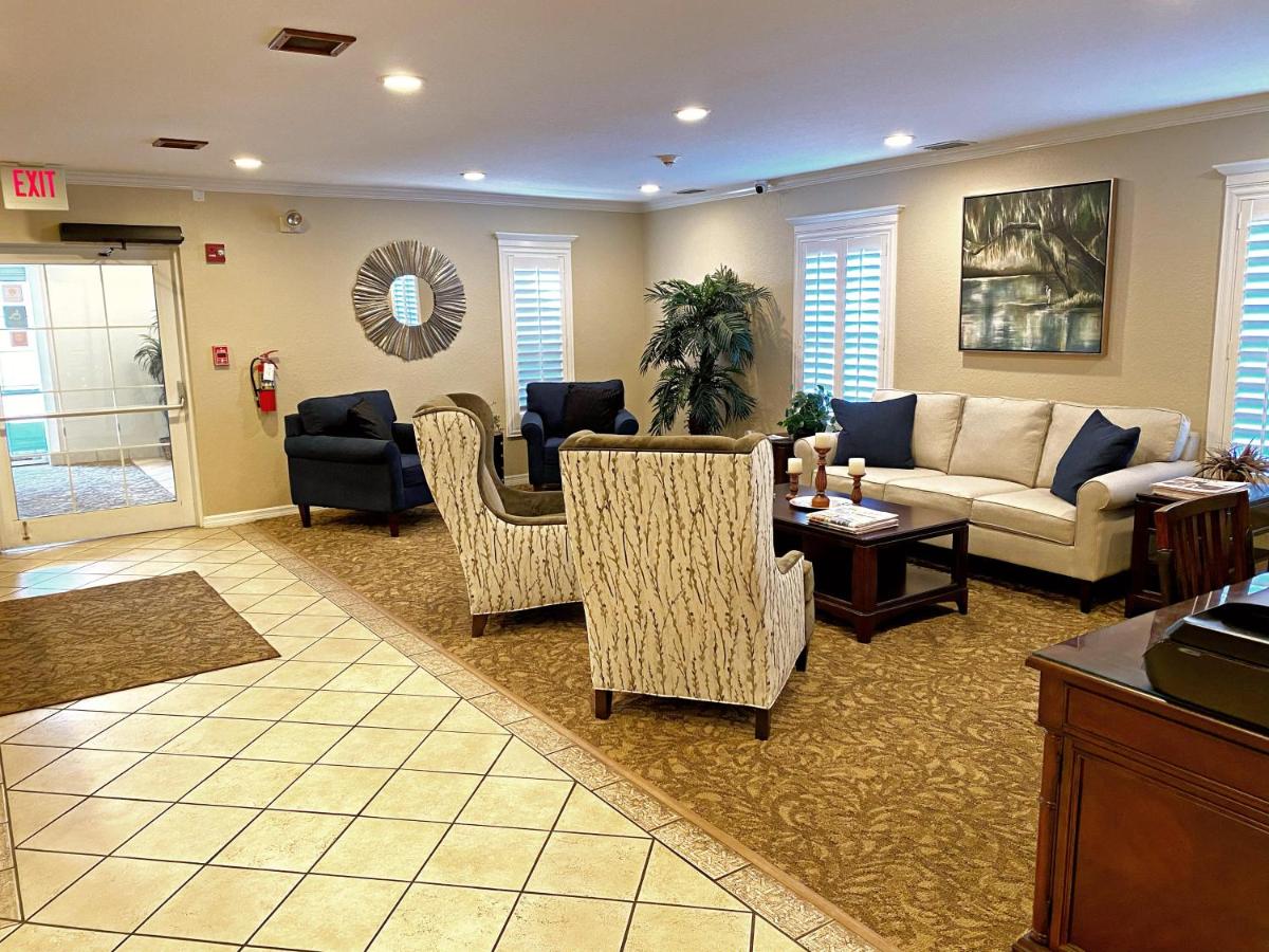 Roadstar Hotel Zephyrhills — photo 16