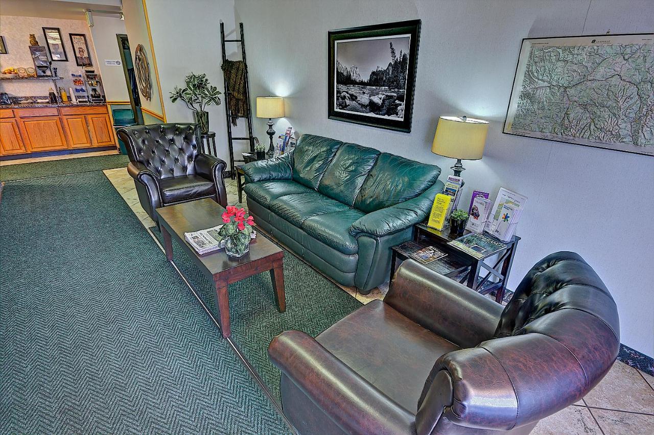 Americas Best Value Inn Dillon — photo 23
