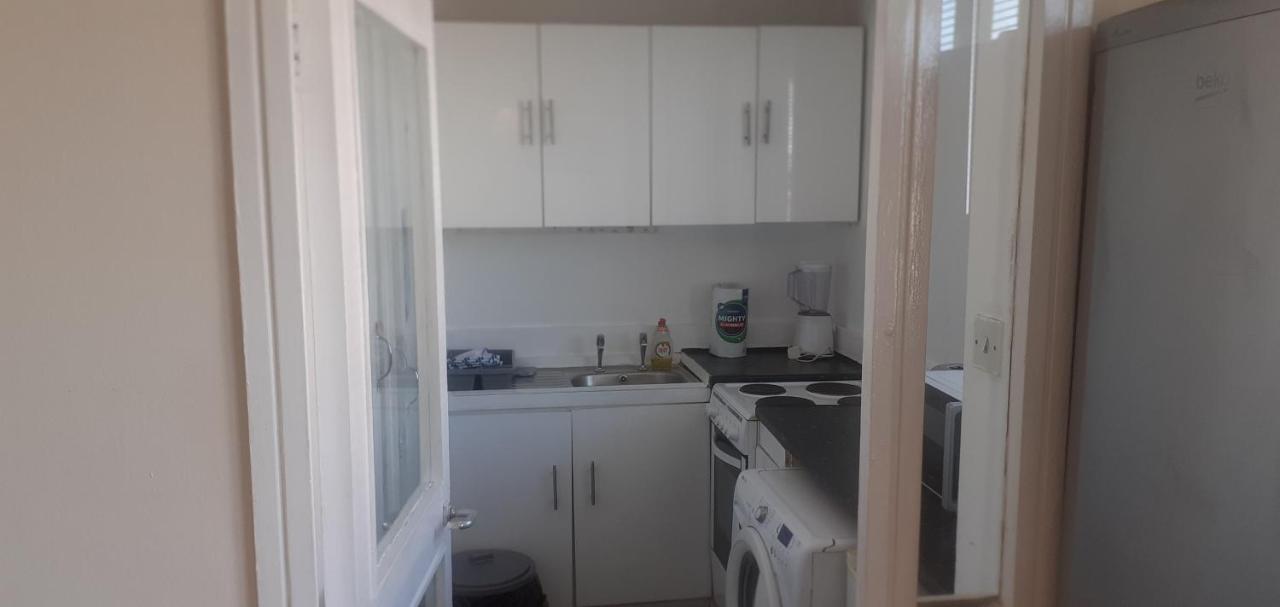 South London 1-Bed Apt Sleeps 3 8 mins to Tube - 3