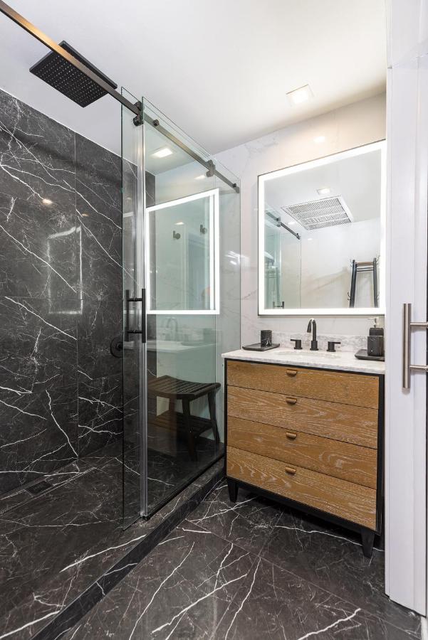 Boutique Suite with Huge Terrace and Rooftop Pool - 3