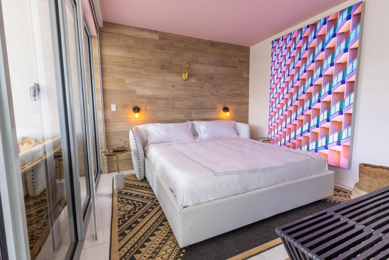 Boutique Suite with Huge Terrace and Rooftop Pool - 2