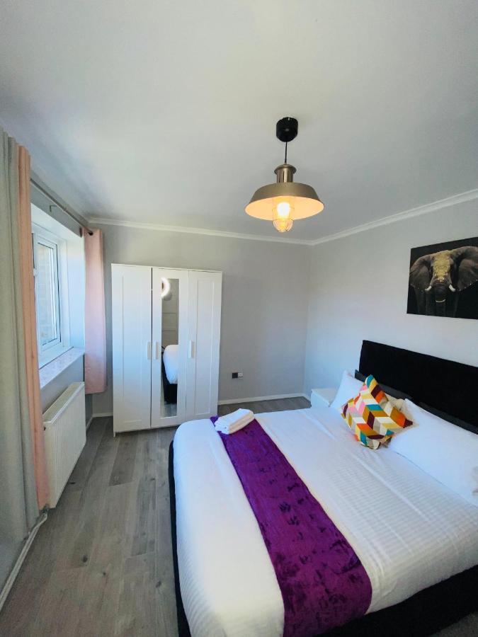 Bright, Spacious, modern Interior Decor 2 bedrooms Apartment with amazing views - 2