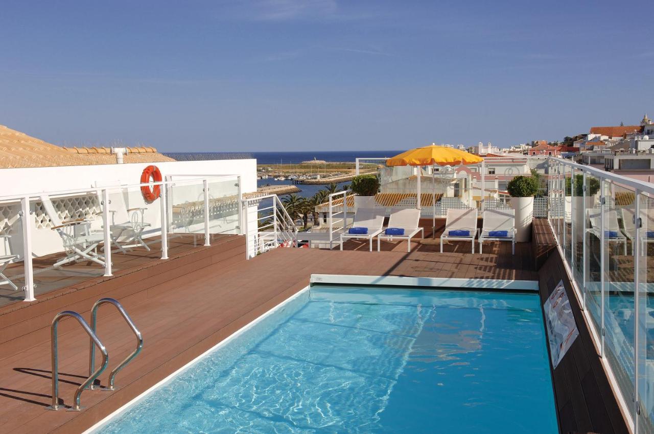 Heated swimming pool: Hotel Marina Rio
