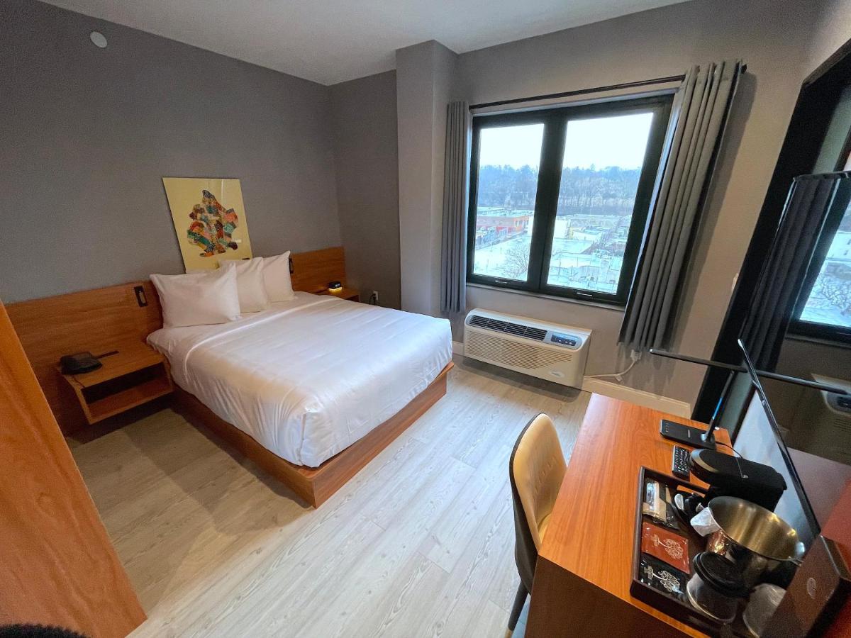 Liberty View Brooklyn Hotel — photo 11