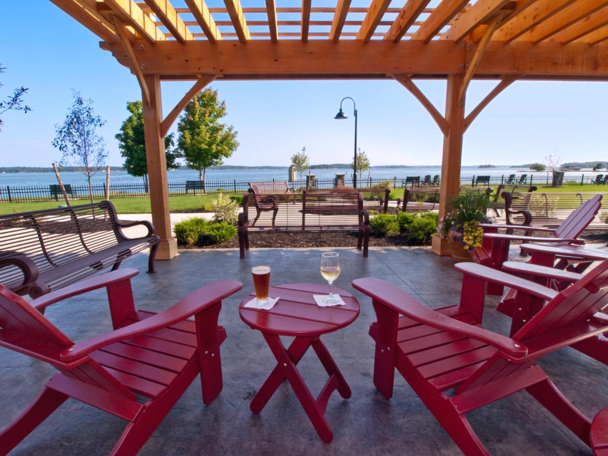 1000 Islands Harbor Hotel — photo 11
