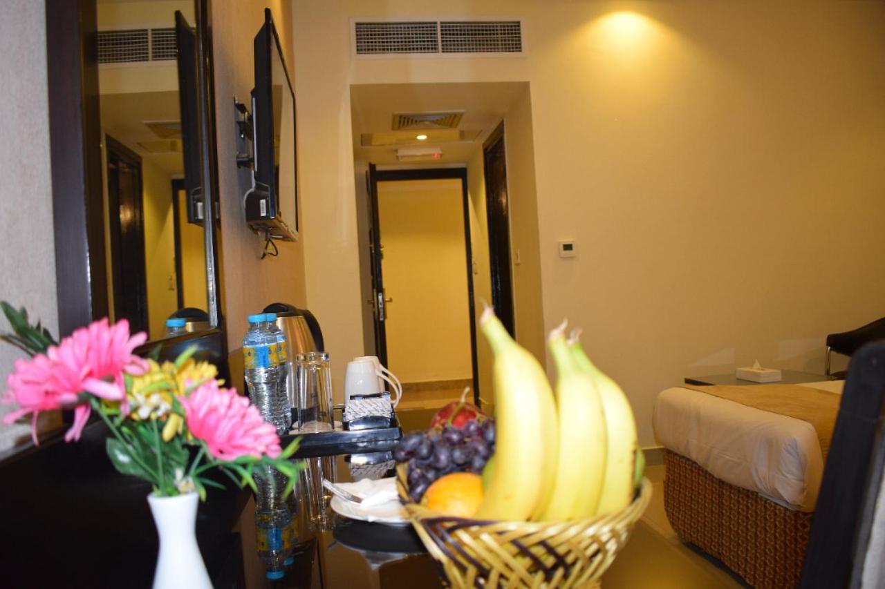 Palm Beach Hotel - 4