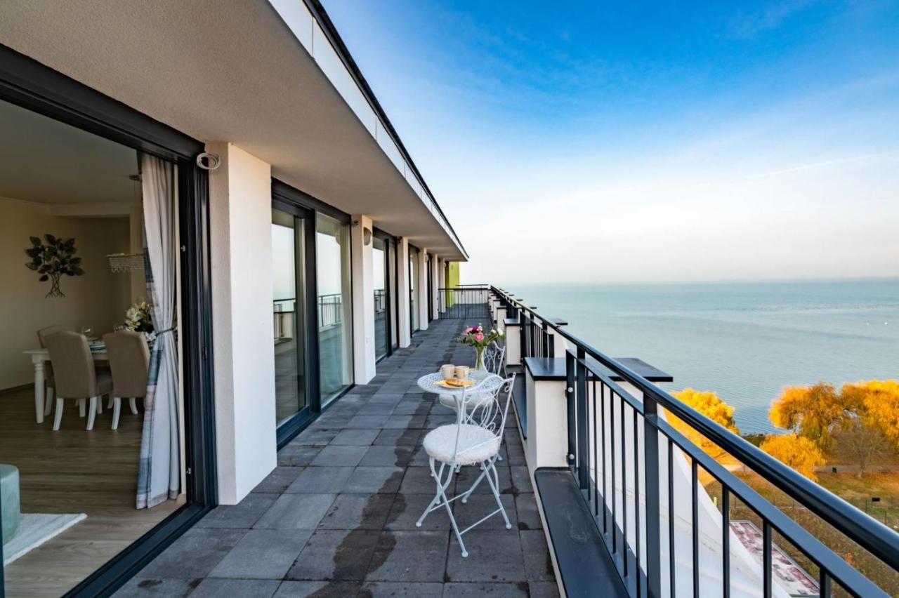 Beach: MF Lux Penthouse