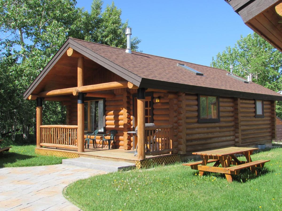 Beartooth Hideaway Inn & Cabins — photo 8