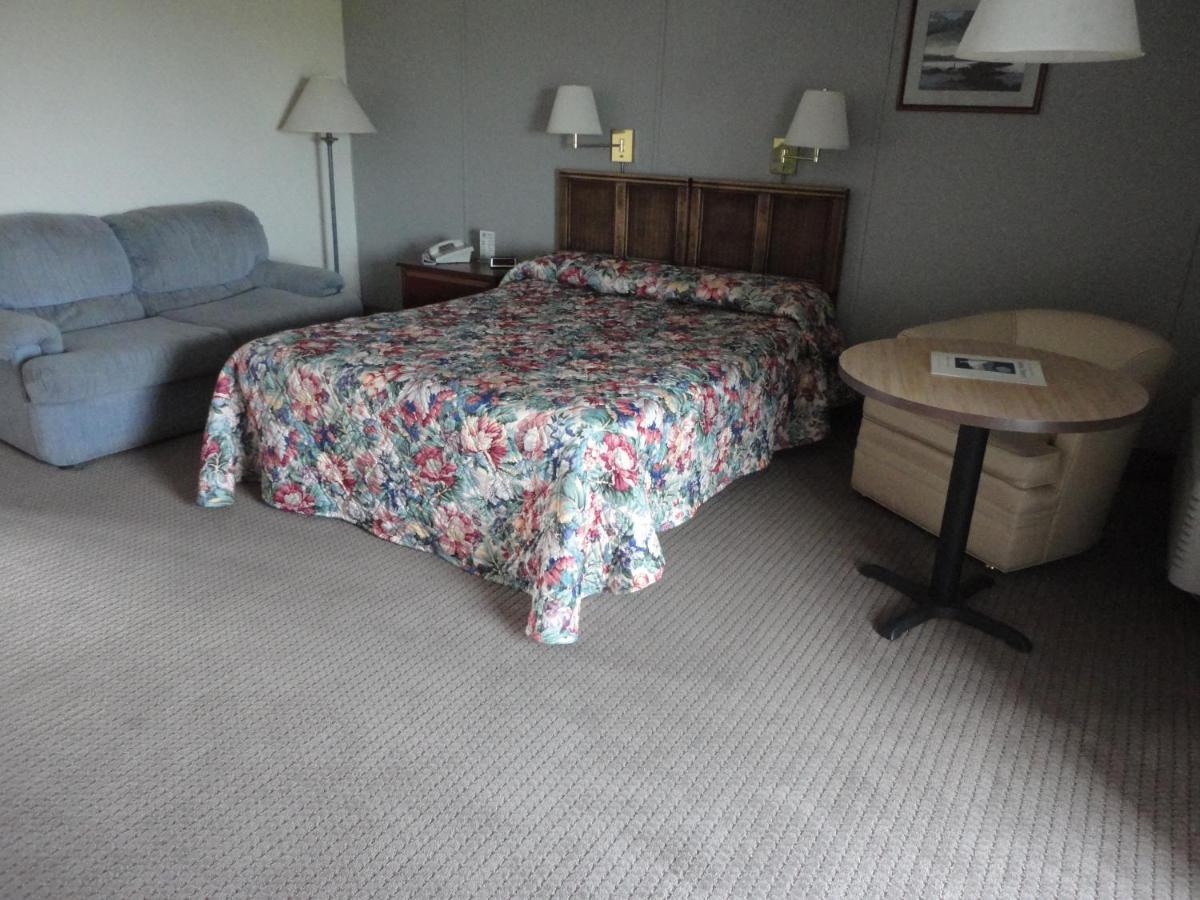 Island Resort — photo 24