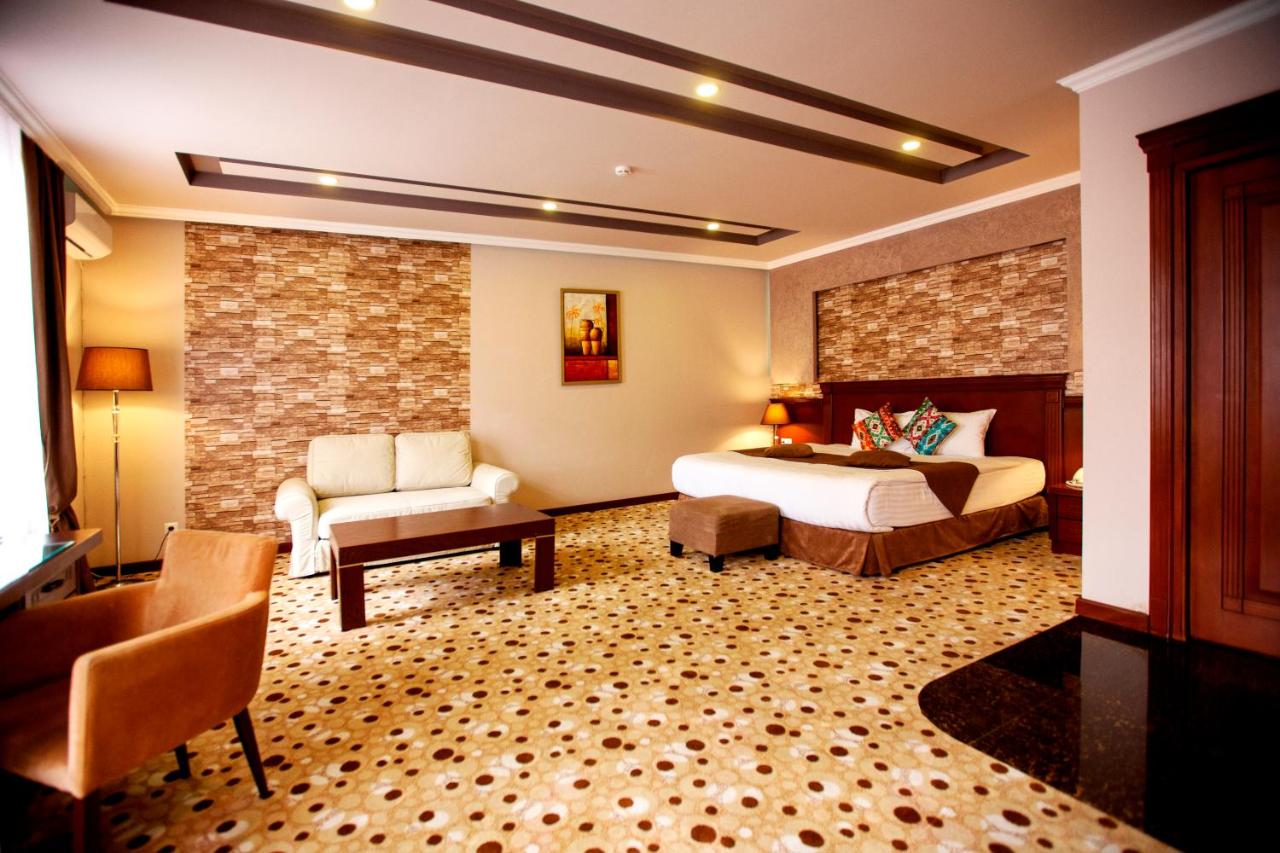 Central Hotel Yerevan photo