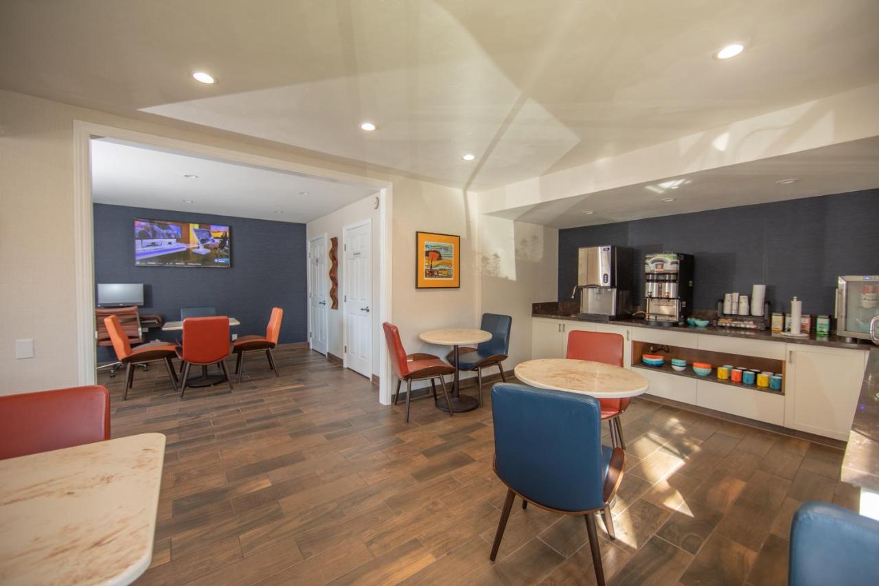 The Vine Inn Davis — photo 19