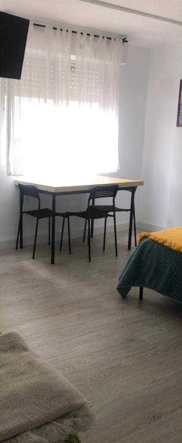 Apartment Huelin Apts, Málaga, Spain - Booking.com