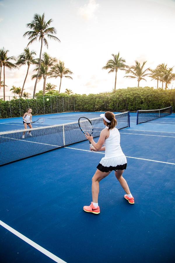 Tennis court: The Lago Mar Beach Resort and Club