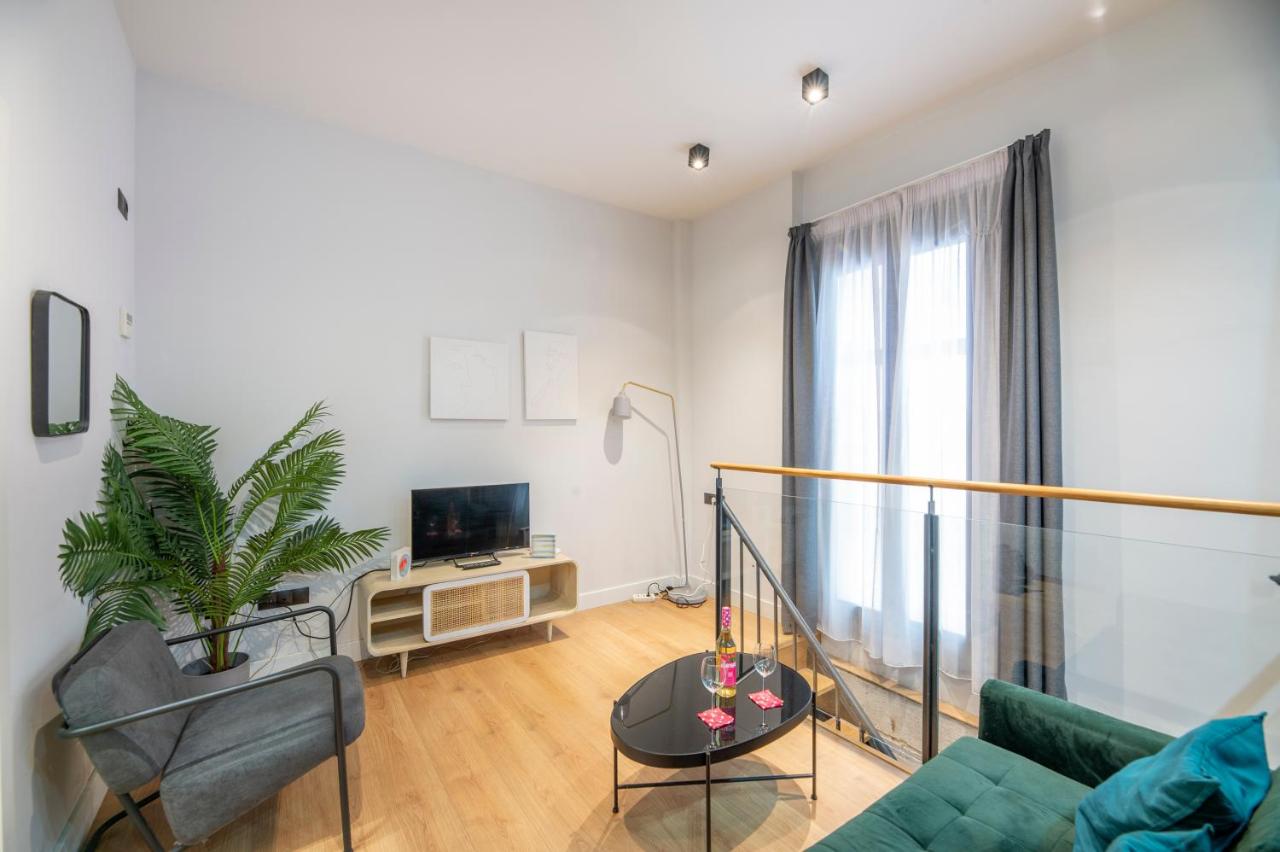 LEVANTE DUPLEX CITY CENTER with pool and solarium on the roof ...